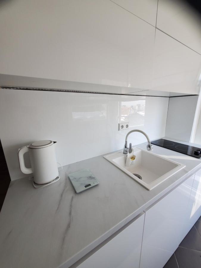 Sleep And Drive White Apartamento Sarajevo Exterior foto